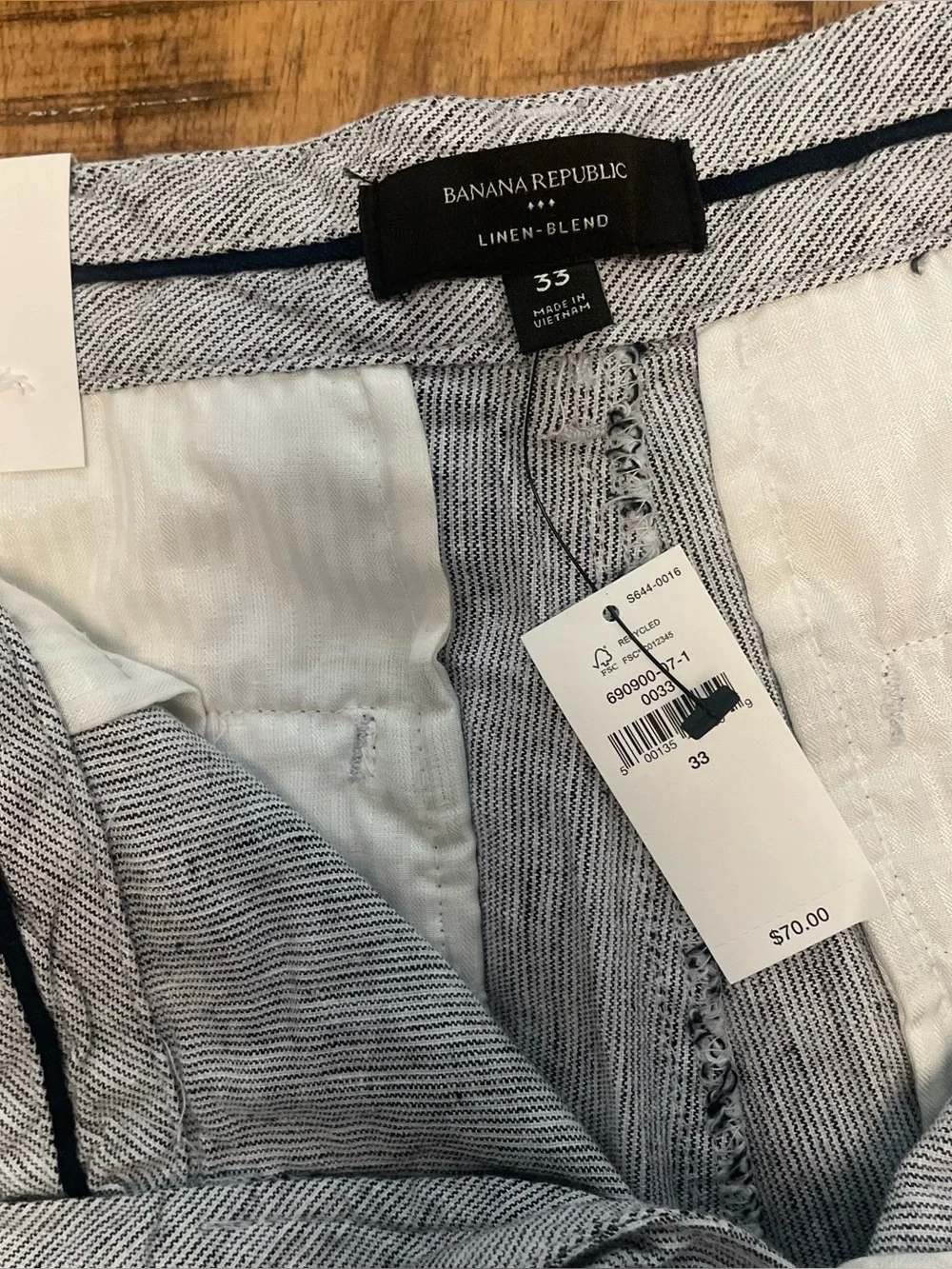 NWT-Banana Republic Linen blend grey shorts Size 33 Inseam 7”